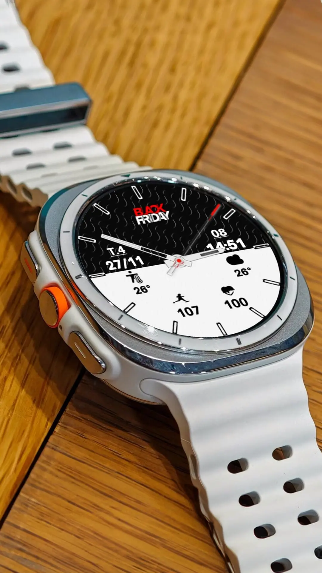 N-SPORT 719 Hybrid Black and White Watch Face